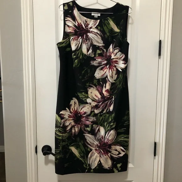Calvin Klein size 14 black with large floral/ burgundy/white. P to P 22 L 40 - Picture 1 of 6